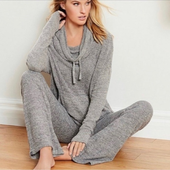 Barefoot dreams pebble beach pullover Clearance